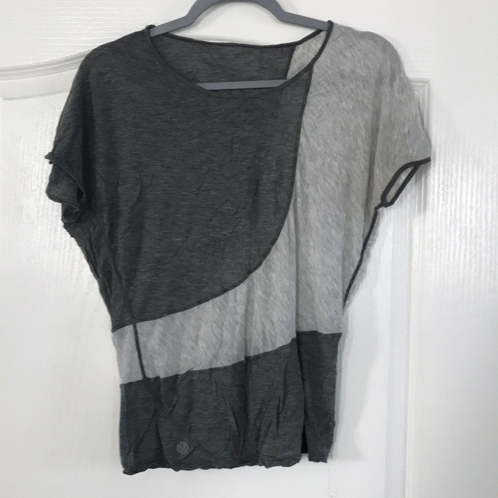 Lululemon top size 4